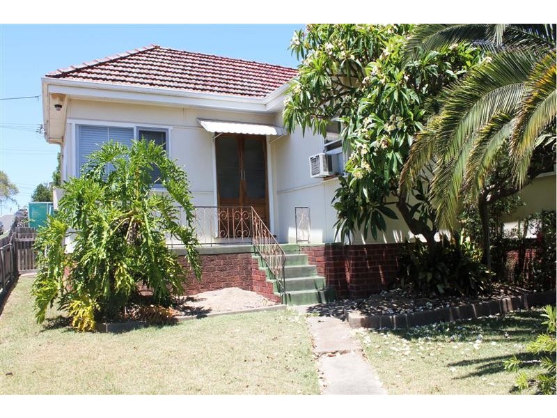 130 MEADOWS RD, Mount Pritchard NSW 2170