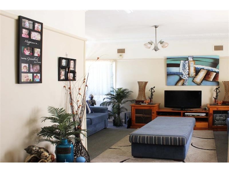 130 MEADOWS RD, Mount Pritchard NSW 2170