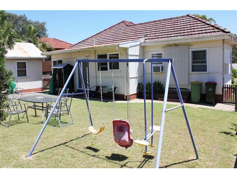 130 MEADOWS RD, Mount Pritchard NSW 2170