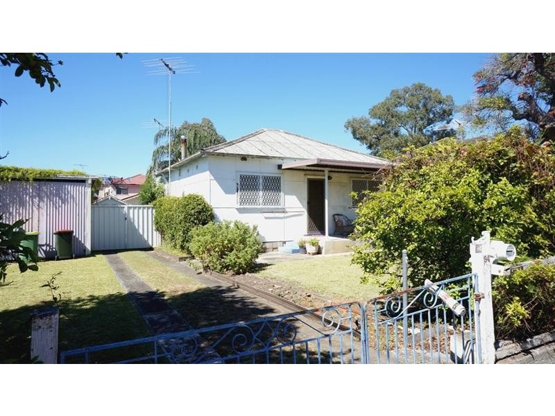 94 Torrens St, Canley Heights NSW 2166