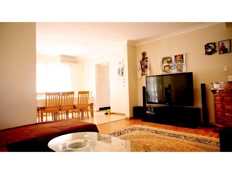 259 St Johns Rd, St Johns Park NSW 2176