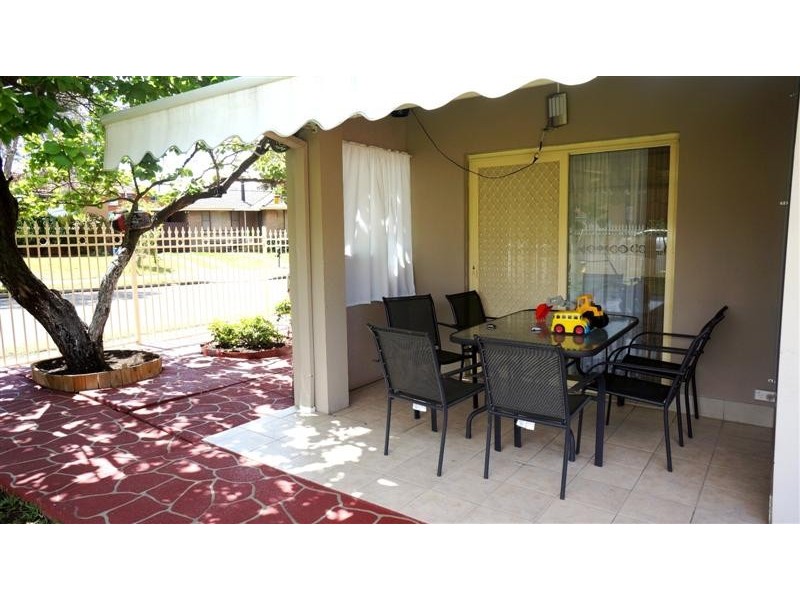 259 St Johns Rd, St Johns Park NSW 2176