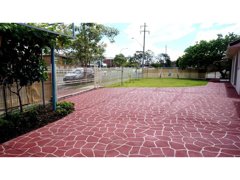 259 St Johns Rd, St Johns Park NSW 2176