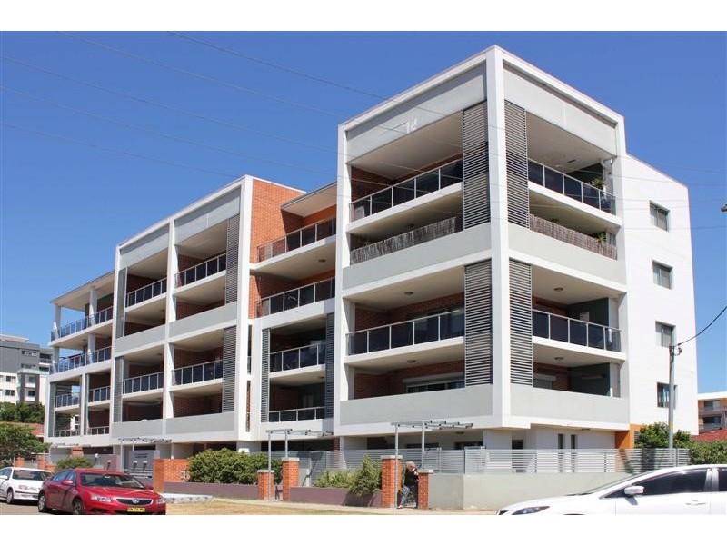 2/2 Castlereagh St, Liverpool NSW 2170