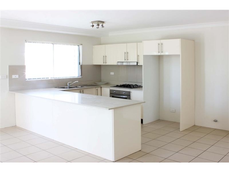 2/2 Castlereagh St, Liverpool NSW 2170