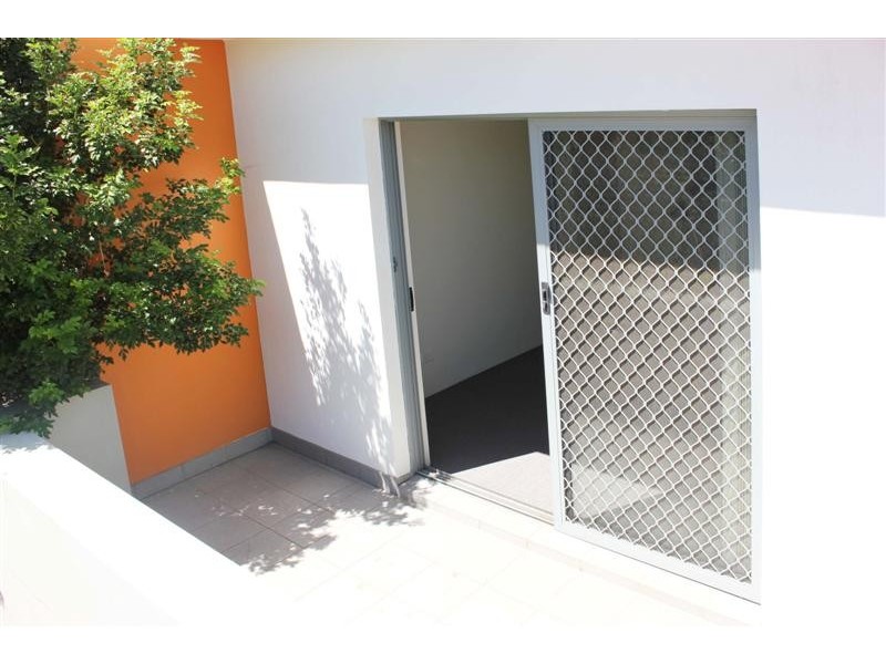 2/2 Castlereagh St, Liverpool NSW 2170