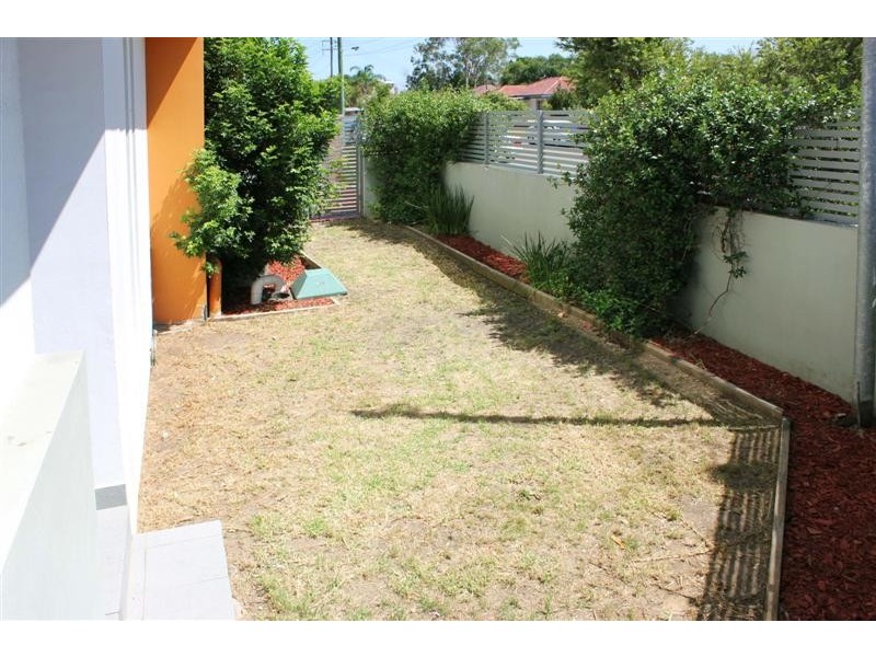 2/2 Castlereagh St, Liverpool NSW 2170