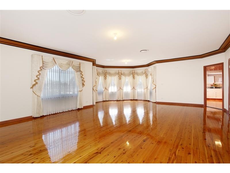 35 Ferngrove Rd, Canley Heights NSW 2166