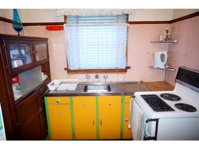 38 Wyong St, Canley Heights NSW 2166