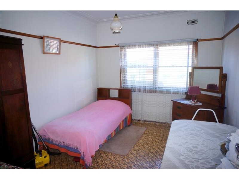 38 Wyong St, Canley Heights NSW 2166