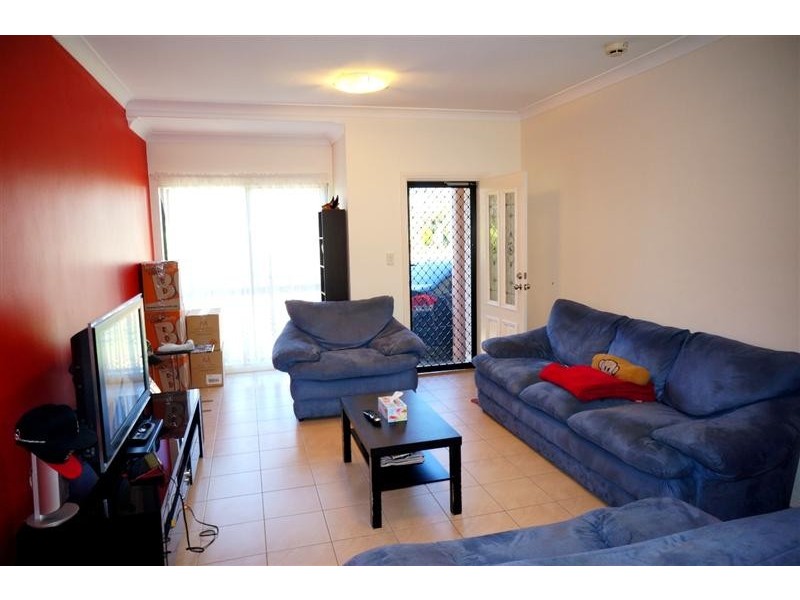 1/42-44 Stanbrook St, Fairfield Heights NSW 2165