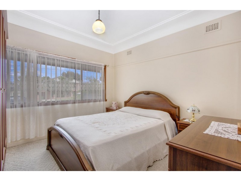 23 Derby St, Canley Heights NSW 2166