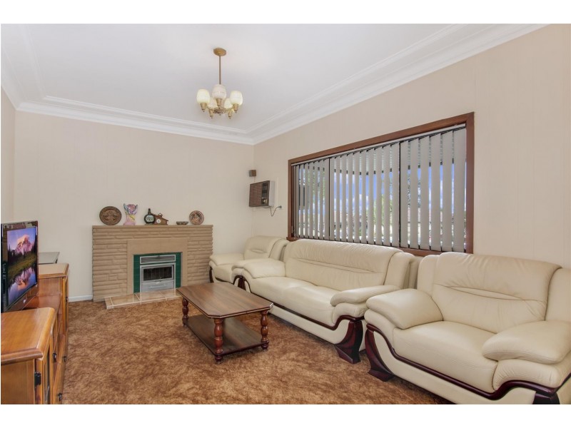 23 Derby St, Canley Heights NSW 2166