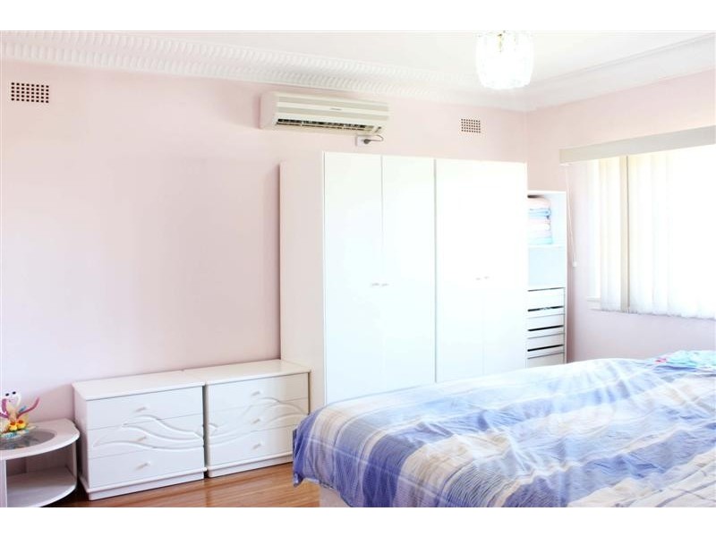 Canley Heights NSW 2166