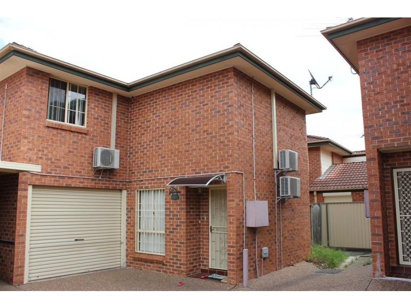 1/3 Cambridge St, Fairfield West NSW 2165