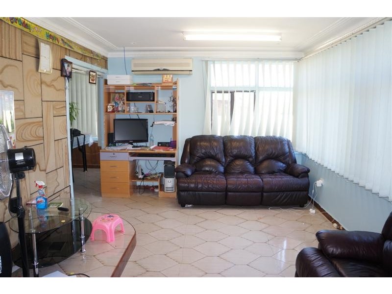 537 Cabramatta Rd, Cabramatta NSW 2166