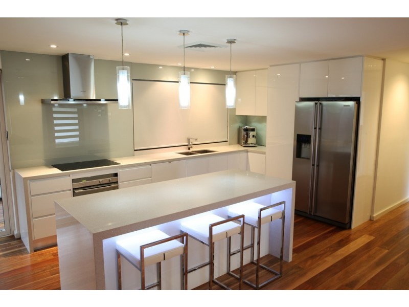 5 Guys Pl, St Johns Park NSW 2176