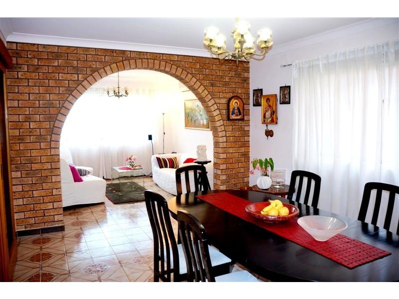 113 Brisbane Rd, St Johns Park NSW 2176