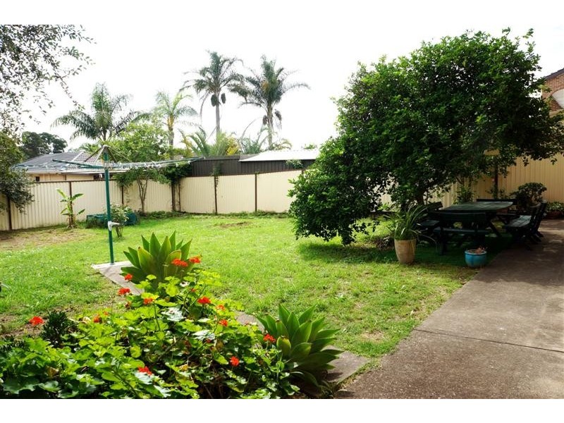 113 Brisbane Rd, St Johns Park NSW 2176