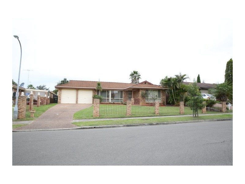 9 Unsworth St, Abbotsbury NSW 2176
