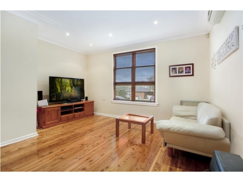 3 Amadio Pl, Mount Pritchard NSW 2170