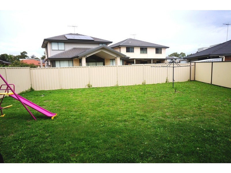 16 Willowbank Cres, Canley Vale NSW 2166