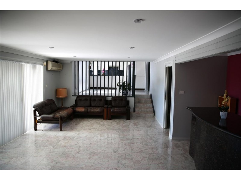 Edensor Park NSW 2176