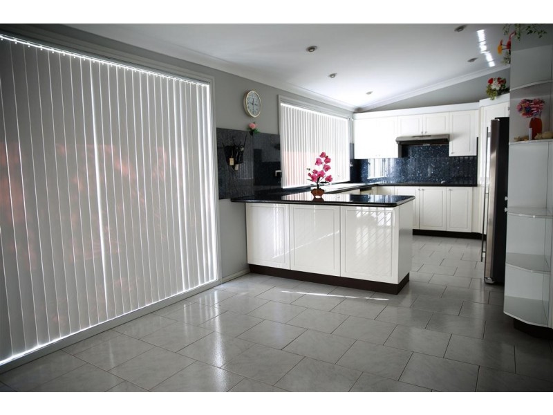 Edensor Park NSW 2176