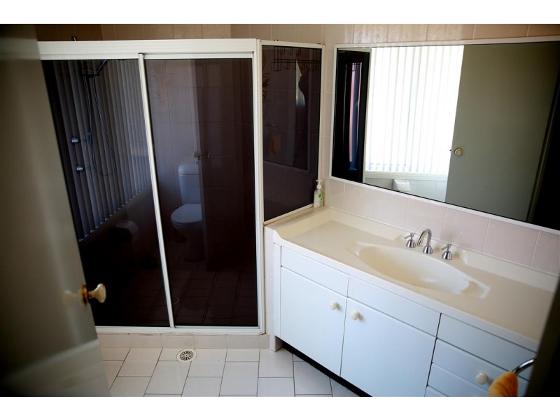 Edensor Park NSW 2176