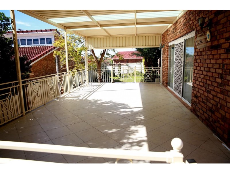 Edensor Park NSW 2176