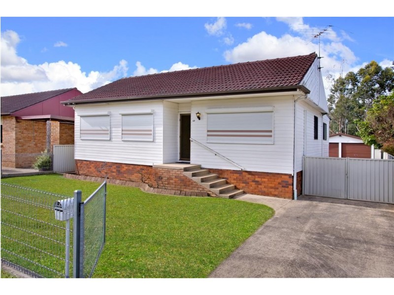 69 Avoca Rd, Canley Heights NSW 2166