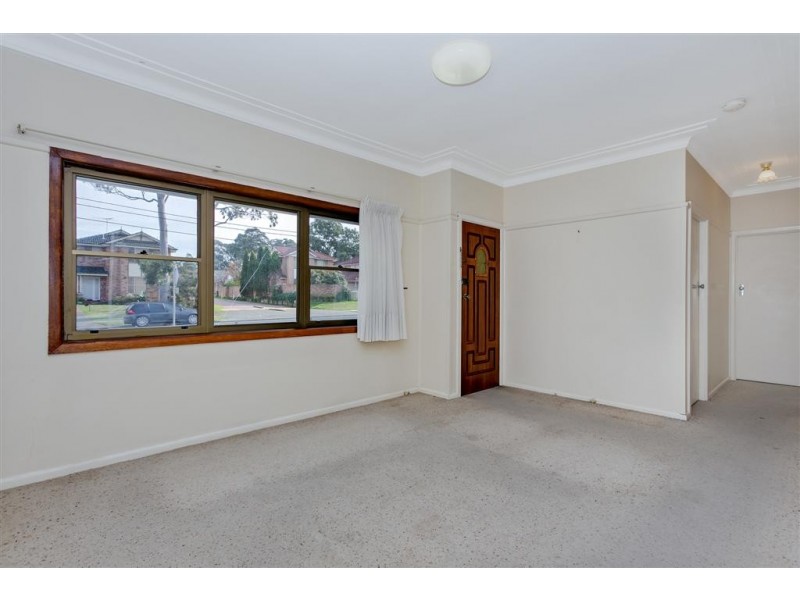 69 Avoca Rd, Canley Heights NSW 2166