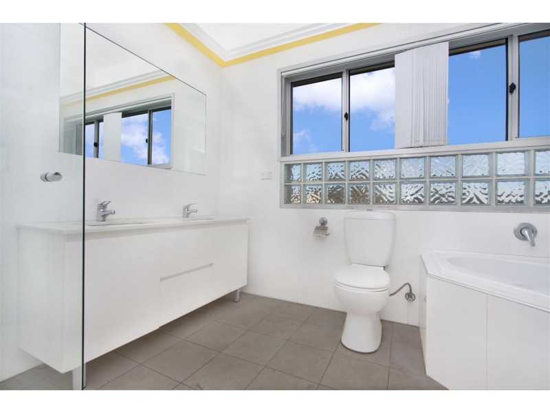 3 Floyd Pl, Mount Pritchard NSW 2170