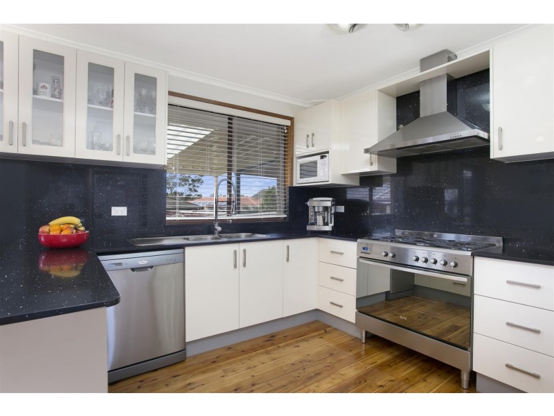 2 Olga Close, Bossley Park NSW 2176