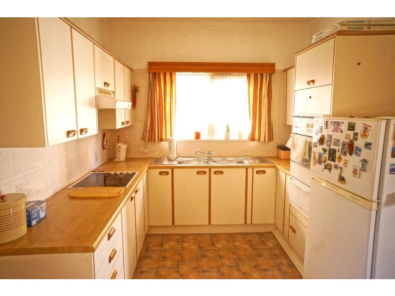 25 Prince St, Canley Heights NSW 2166