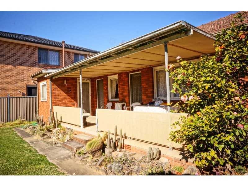 25 Prince St, Canley Heights NSW 2166