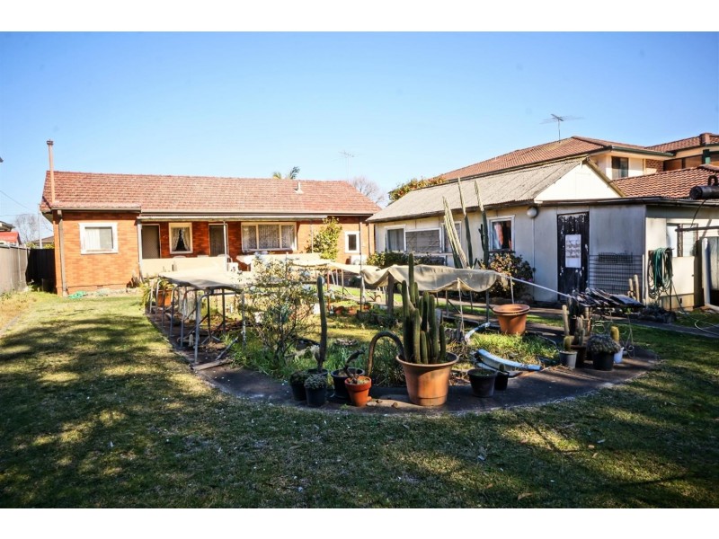 25 Prince St, Canley Heights NSW 2166