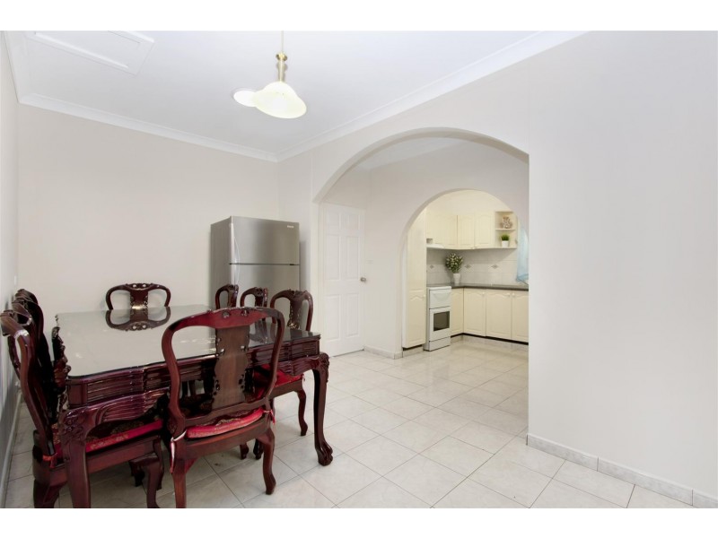 32 Grainger Ave, Mount Pritchard NSW 2170