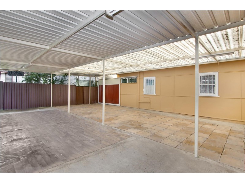 32 Grainger Ave, Mount Pritchard NSW 2170