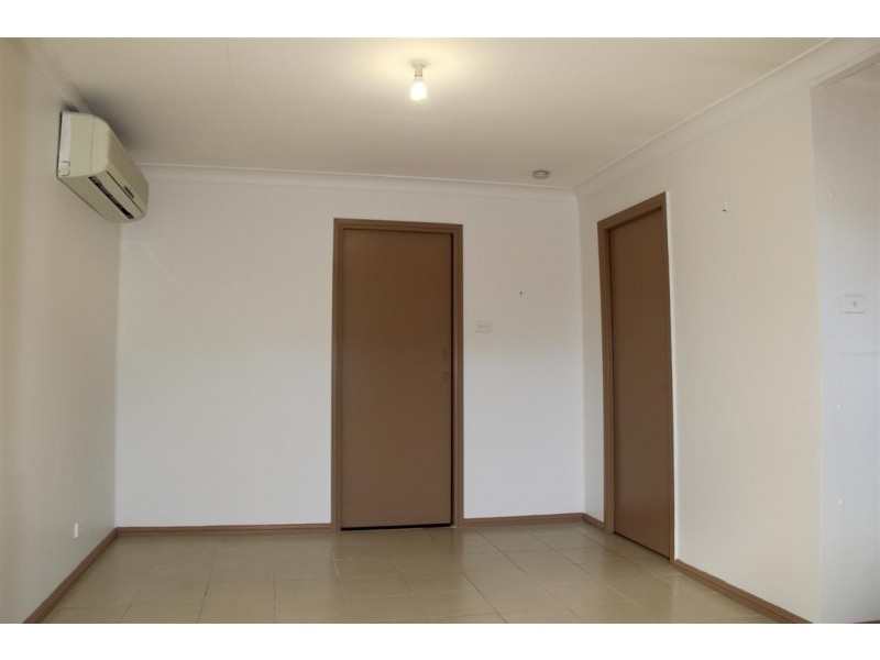 32 Grainger Ave, Mount Pritchard NSW 2170