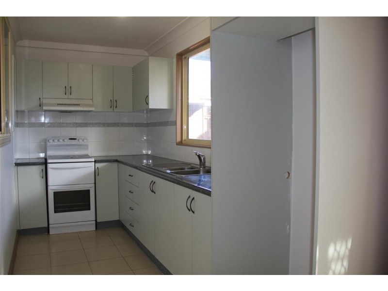 32 Grainger Ave, Mount Pritchard NSW 2170