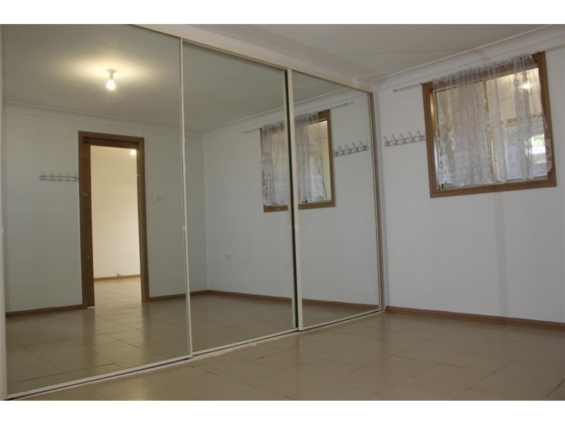 32 Grainger Ave, Mount Pritchard NSW 2170