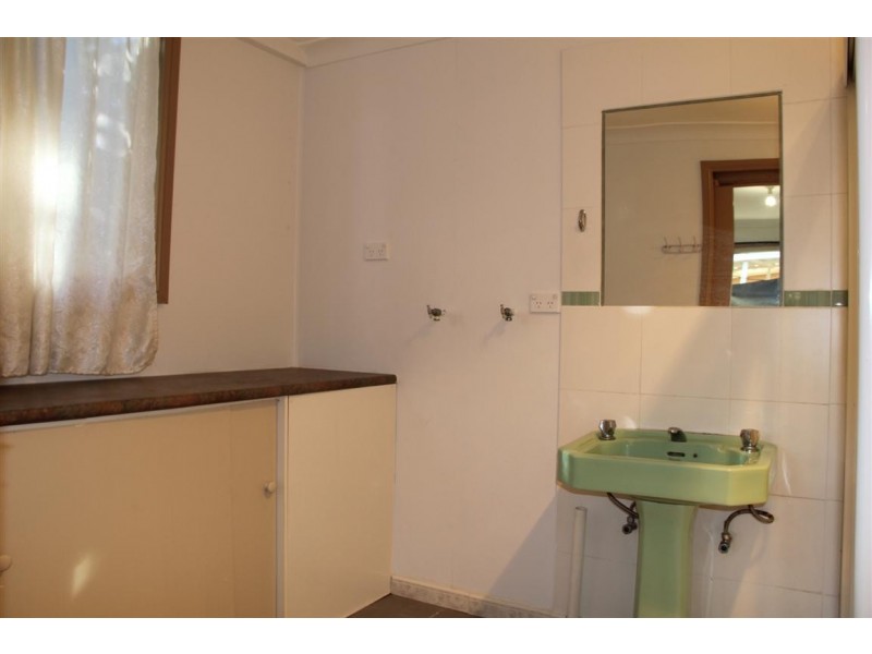 32 Grainger Ave, Mount Pritchard NSW 2170