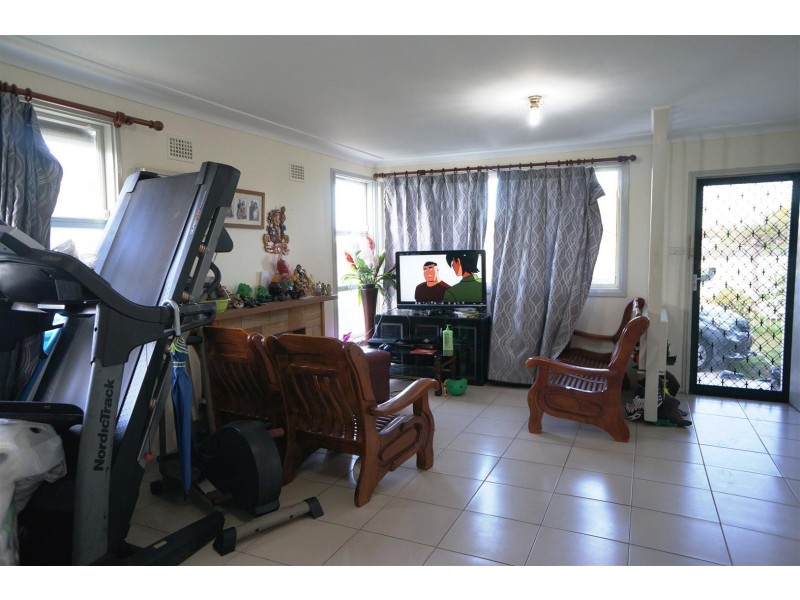 69 Maud St, Fairfield West NSW 2165