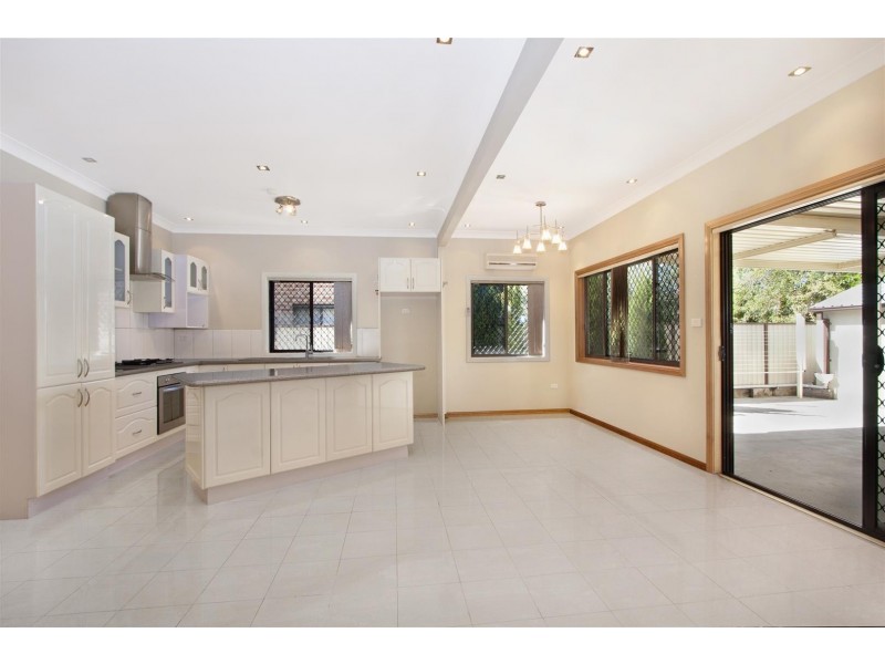 68 Prince St, Canley Heights NSW 2166