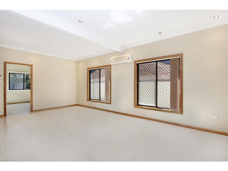 68 Prince St, Canley Heights NSW 2166