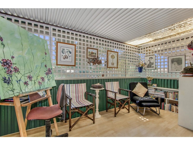 21 Coolatai Cres, Bossley Park NSW 2176