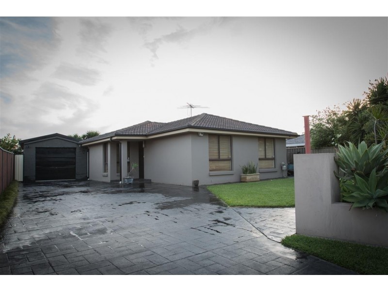 25 Ironside St, St Johns Park NSW 2176