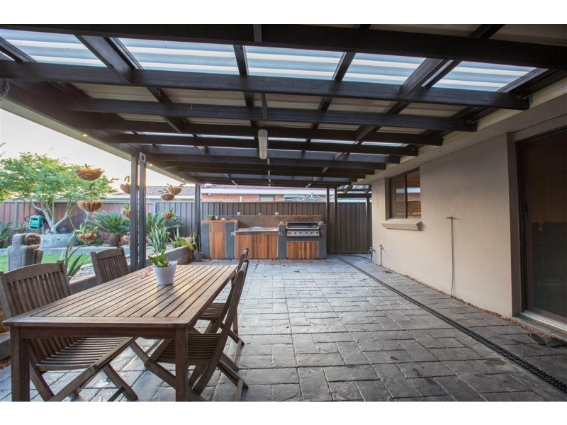 25 Ironside St, St Johns Park NSW 2176