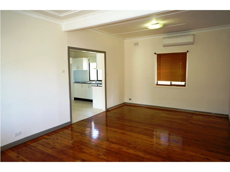 175 Station St, Fairfield Heights NSW 2165